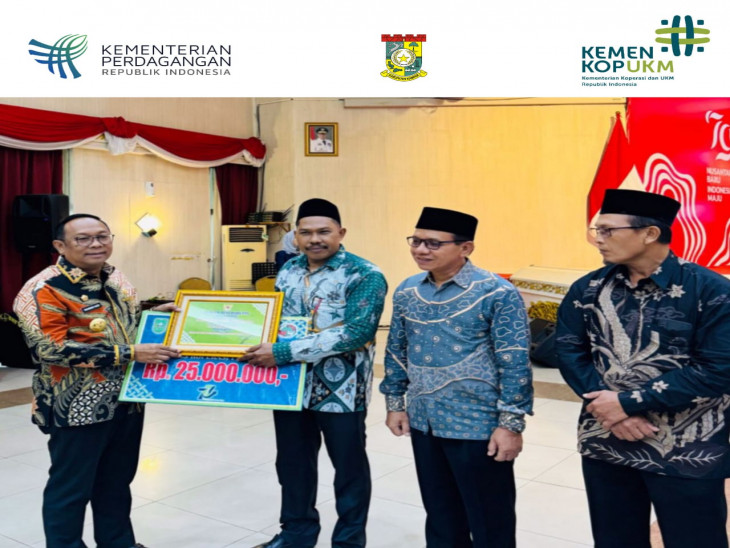 Koperasi Produsen Petani Sawit Mekar Jaya dari Kampar Terima Piagam Penghargaan dari Pemprov Riau