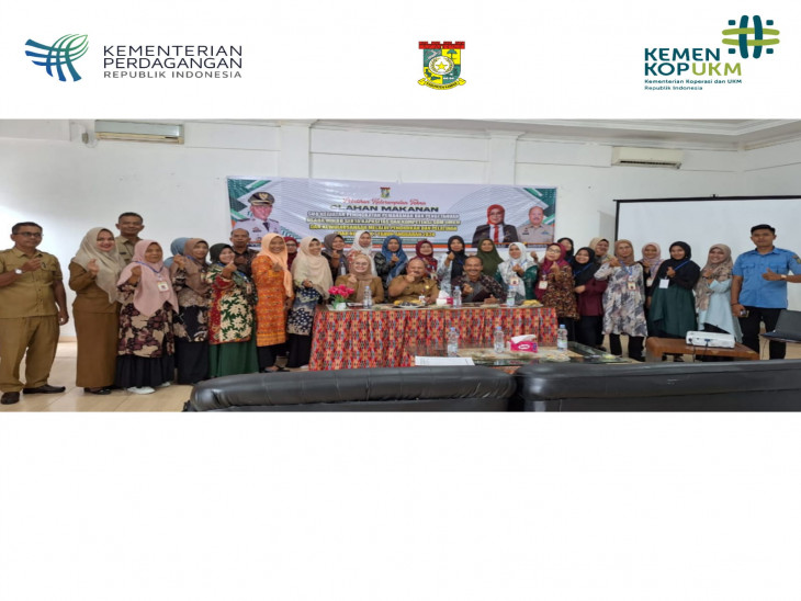 Kadis Disperdagkop & UMK Kab. Kampar membuka secara resmi 