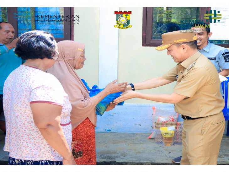 Komit Untuk Terus Tekan Inflasi Pj. Bupati Kampar Buka Operasi Pasar di Desa Siabu Kecamatan Salo