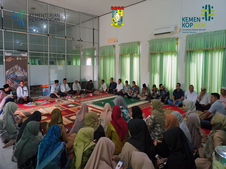 Kadis Mengadakan Halal Bi Halal dan Silaturahmi Keluarga Besar Disperdagkop dan UMK Kab. Kampar