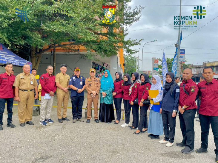 Kunjungan Pj. Bupati Kampar Dalam Rangka Pemantauan Harga Barang Pokok di Pasar Inpres Bangkinang