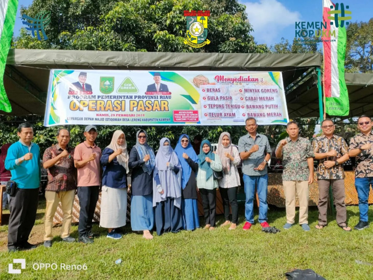 Disperdagkop & UMK Kab.Kampar dan Disperindagkop dan UMKM Prov.Riau laksanakan Operasi pasar di Kuok
