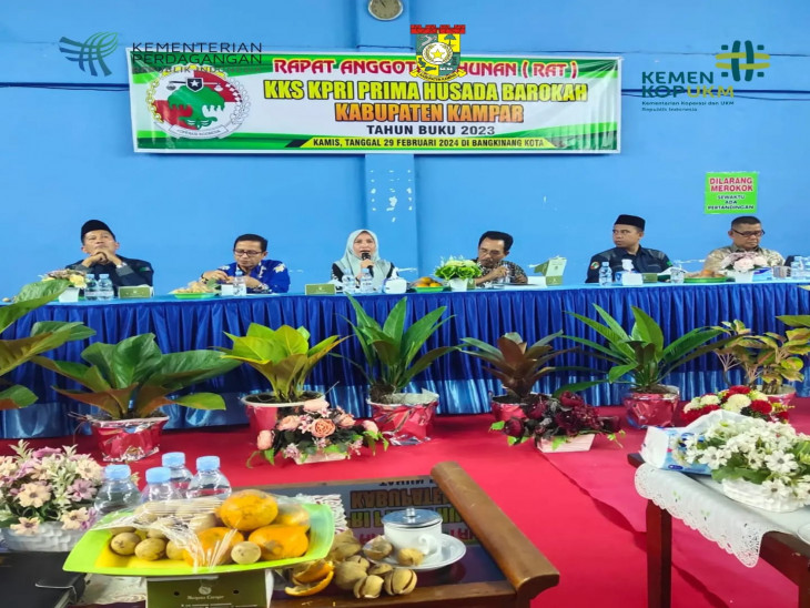 Kadis Disperdagkop diwakili Kepala Bidang Koperasi menghadiri RAT KKS KPRI Prima Husada Barokah