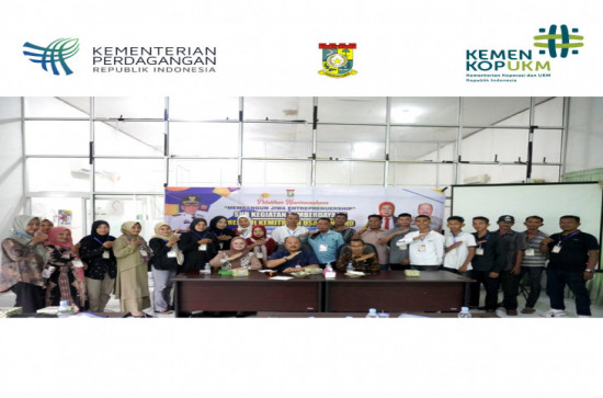 Kadis Disperdagkop & UMK Kab. Kampar membuka secara resmi