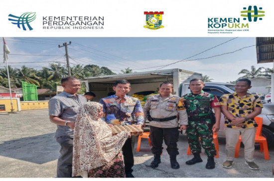 Demi Turunkan Harga dan Kendalikan Inflasi, Disperdagkop & UMK Buka Operasi Pasar di Desa Kualu