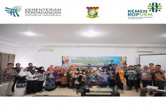 Kadis Disperdagkop & UMK Kab. Kampar membuka secara resmi 