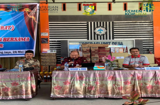 Kadis Disperdagkop & UMK Kab. Kampar menghadiri RAT Koperasi Produsen Makarti Buana Jaya Bersama