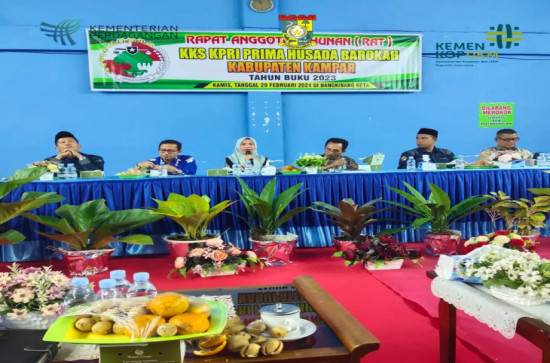 Kadis Disperdagkop diwakili Kepala Bidang Koperasi menghadiri RAT KKS KPRI Prima Husada Barokah