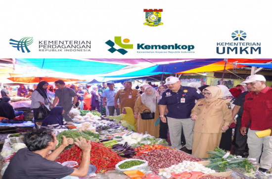 Tinjau Pasar Kuok Jelang Ramadhan, Dr. Misharti ; Alhamdulillah Harga Sembako dan Bahan Pokok Stabil